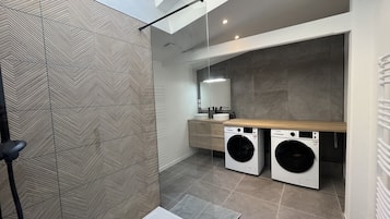 Apartment | Bathroom