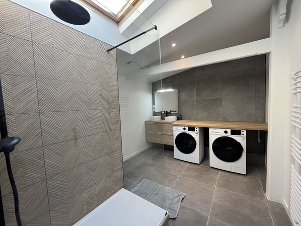 Apartment | Badezimmer