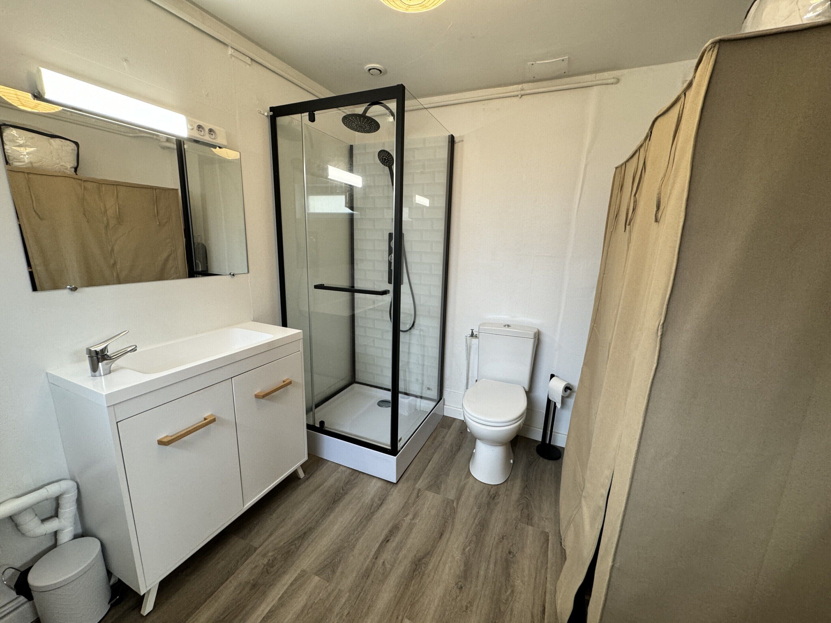 House | Bilik Mandi | Pengering rambut 