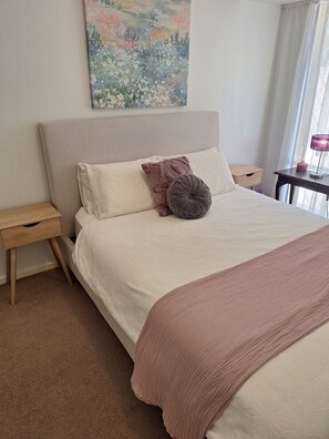 2 bedrooms, iron/ironing board, WiFi, bed sheets
