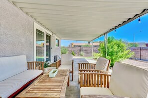 Terrace/patio - Quiet & Cozy 2BR in Heart of Vegas - 15 Mins to Strip & Downtown (Las Vegas)