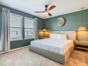 5 bedrooms, iron/ironing board, internet, bed sheets