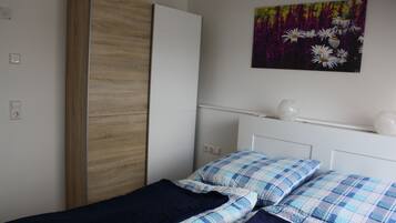 2 bedrooms, WiFi, bed sheets