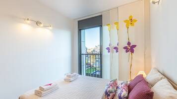 Departamento | 3 habitaciones y tabla de planchar con plancha