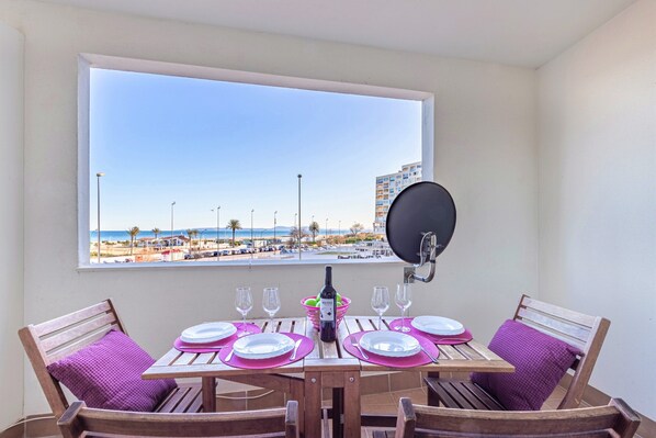 Apartment | Outdoor dining