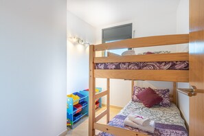 Apartment | 3 bedrooms, iron/ironing board - House in Empuriabrava Near Aiguamolls Reserve (Castello d'Empuries)