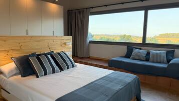 2 slaapkamers, een strijkplank/strijkijzer, gratis wifi, beddengoed