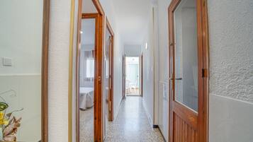Apartment | 4 bedrooms, iron/ironing board