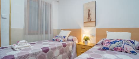 Appartement | 4 chambres, fer et planche Ă repasser