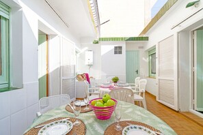 Apartment | Outdoor dining