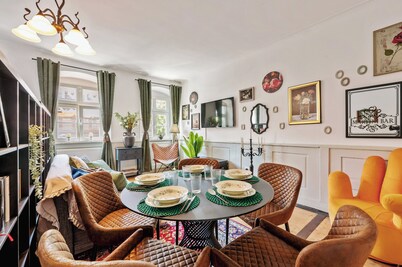 LubuNest2 | Old Town Apartment at the Blooming Baroque