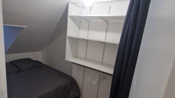 1 chambre, fer et planche à repasser, Wi-Fi, draps fournis