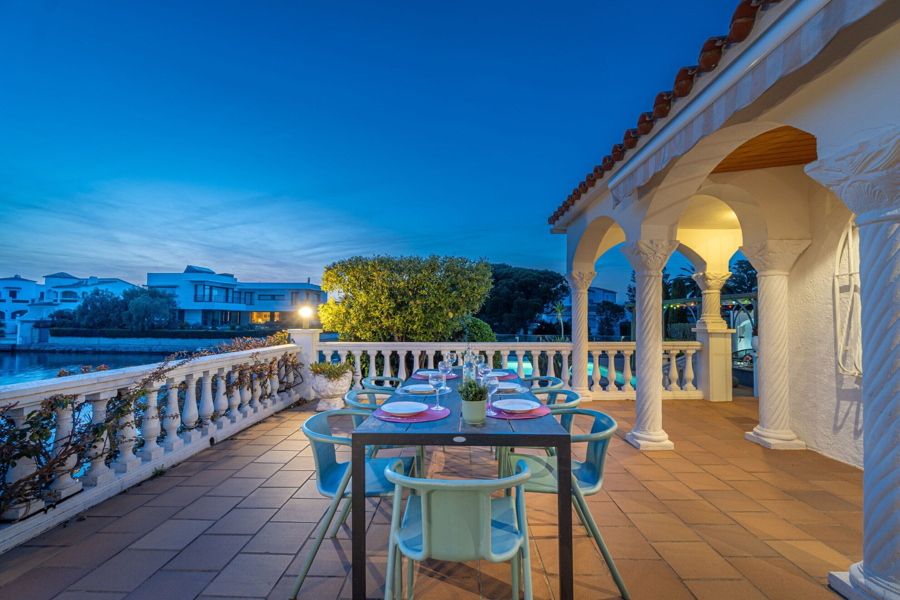 Villa | Outdoor dining