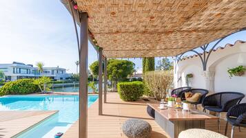 Villa | Pool | Indoor pool, outdoor pool