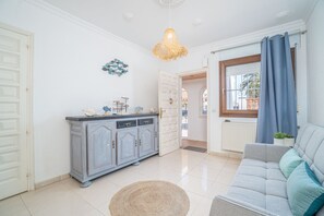 Villa | Living room - Villa in Empuriabrava With Private Mooring (Castello d'Empuries)