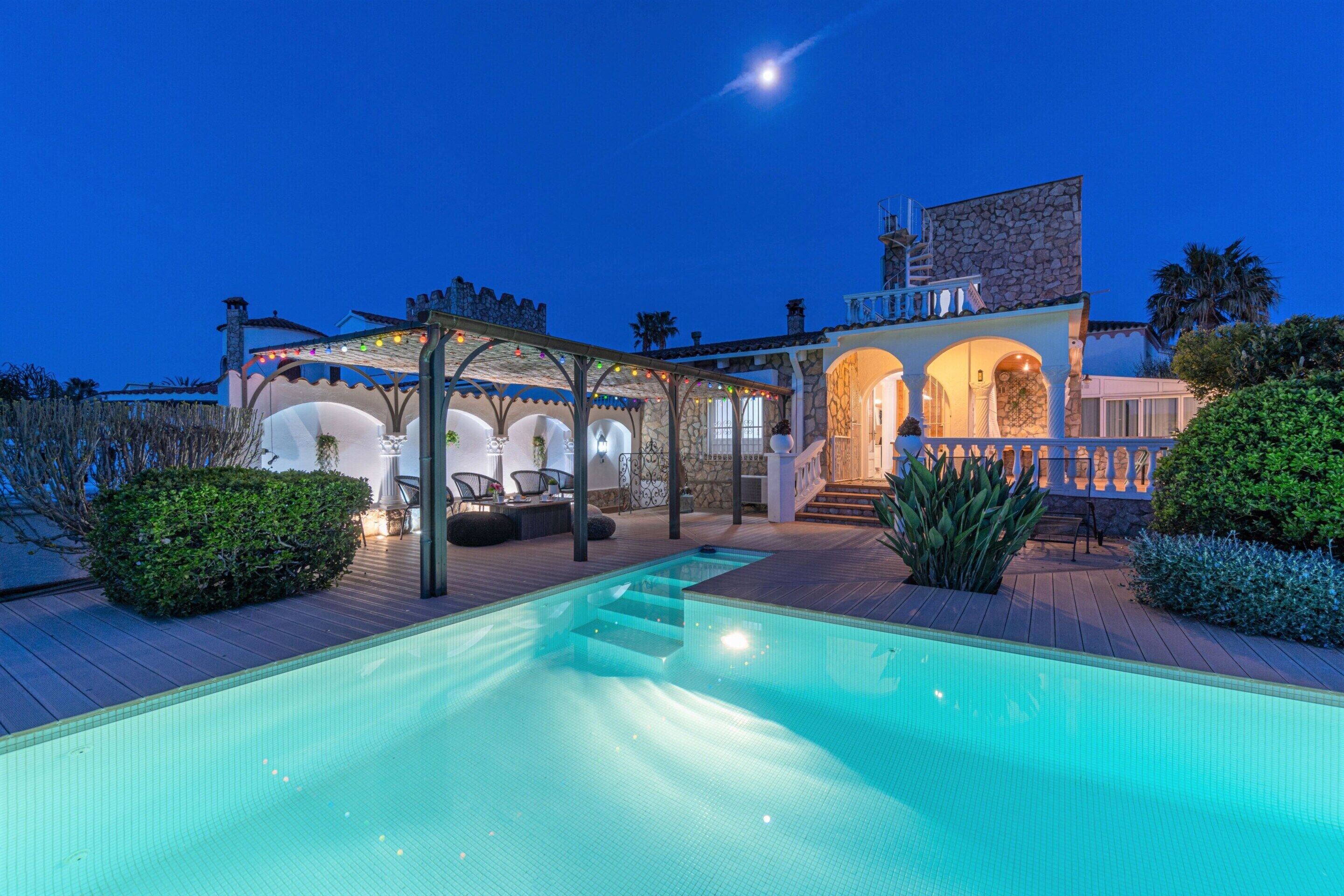 Villa | Exterior