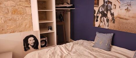 1 chambre, fer et planche Ă repasser, Wi-Fi, draps fournis