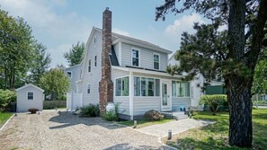 Exterior - Seas the Day by Bayley Vacation Rentals (Scarborough)