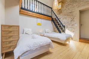 7 chambres, lit parapluie, Wi-Fi, draps fournis