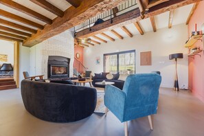 Smart TV, fireplace - Le Clos Angèle, our charming cottage between land and ocean, in the heart of nature (Malville)