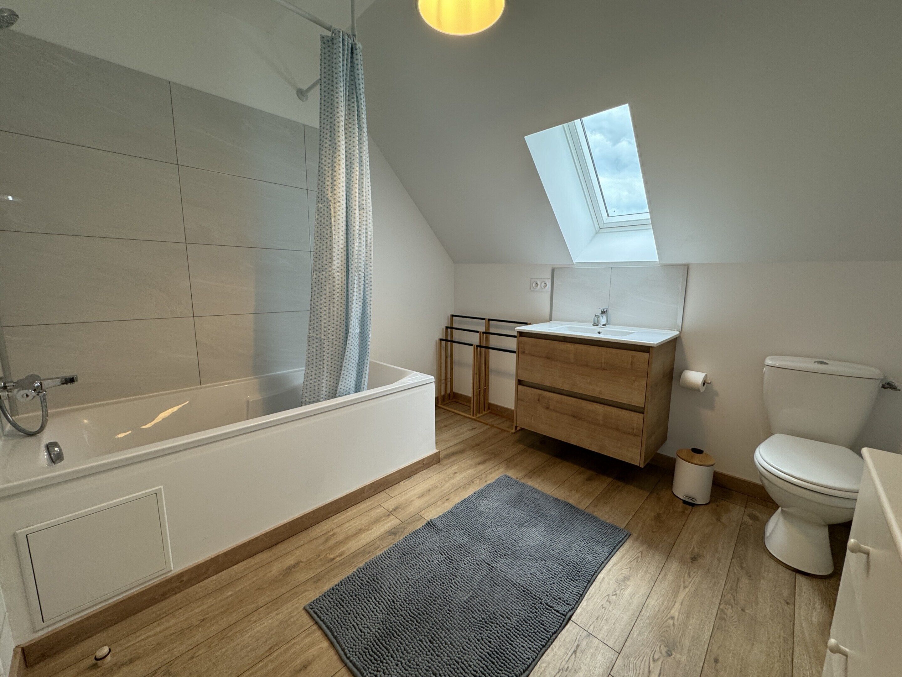 平房 | 浴室 | 吹風機