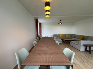 Cottage | Dining