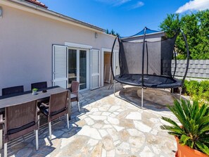 House | Outdoor dining - Serene Escape Near Zadar - 2 Bedroom Holiday Home (Policnik)