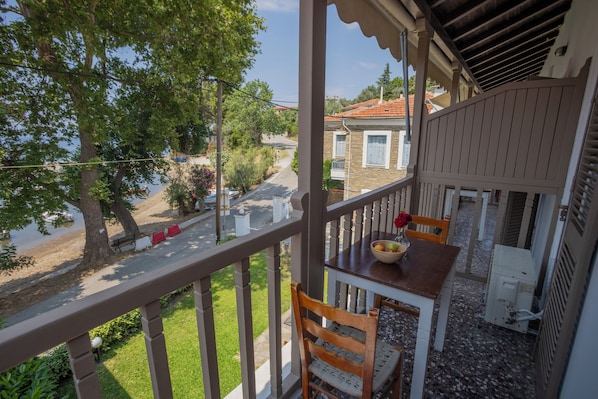 Standard Twin Room, Balcony, Sea View | Terrace/patio