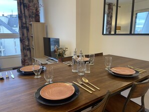 Apartment | Dining - Bright Urban Retreat With Balcony (Le Mans)