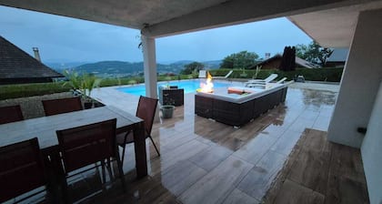 Villa proche Annecy avec Piscine