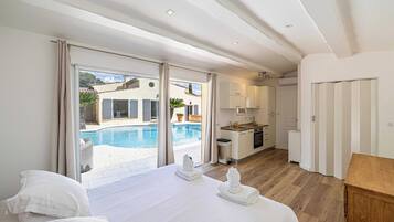 Vila | 6 kamar tidur, ruang kerja ramah laptop, dan seprai linen