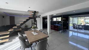 Unclassified image, 3 of 33, button - Spacious Retreat for 12 With Spa Option (Saint-Mars-d'Outille)