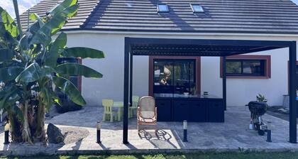 Spacious Retreat for 12 With Spa Option