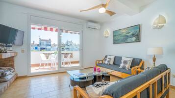 Villa | Living room | Fireplace