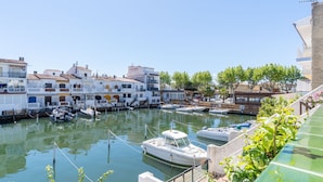 Unclassified image, 3 of 46, button - 0153-porto Fino Casa al Canal con Amarre (Castello d'Empuries)