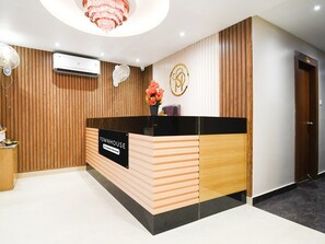 Hus | Reception