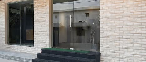 House | Reception
