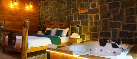 Bungalow Deluxe, vista al río | Ropa de cama de alta calidad, wifi gratis y ropa de cama