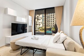 Fernseher, Tischtennisplatte