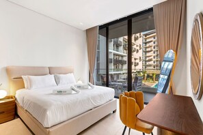 1 bedroom, desk, iron/ironing board, travel crib - Chic Retreat 1Bedroom with Pool view (Dubai)