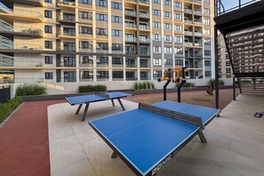 Terrace/patio - Chic Retreat 1Bedroom with Pool view (Dubai)
