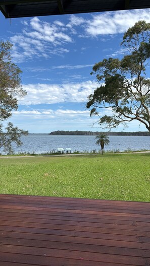 Property grounds - Waterfront Oasis Lakefront Villa (Lake Munmorah)