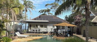 Waterfront Oasis Lakefront Villa