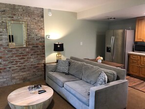TV - 2 Apts w/ Terrace-OTR, Findlay Market, Rhinegeist (Cincinnati)