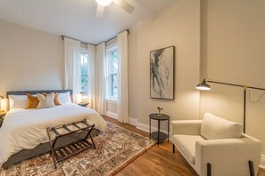 5 bedrooms, desk, iron/ironing board, travel crib