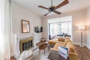 TV, stereo - Spacious 5-BR Renovated Home-10 min drive to DT (Cincinnati)