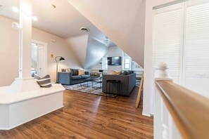 テレビ、ステレオ