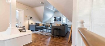 Spacious 5-BR Renovated Home-10 min drive to DT