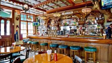 Bar (in der Unterkunft)