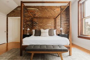 3 slaapkamers, een bureau, een strijkplank/strijkijzer, wifi